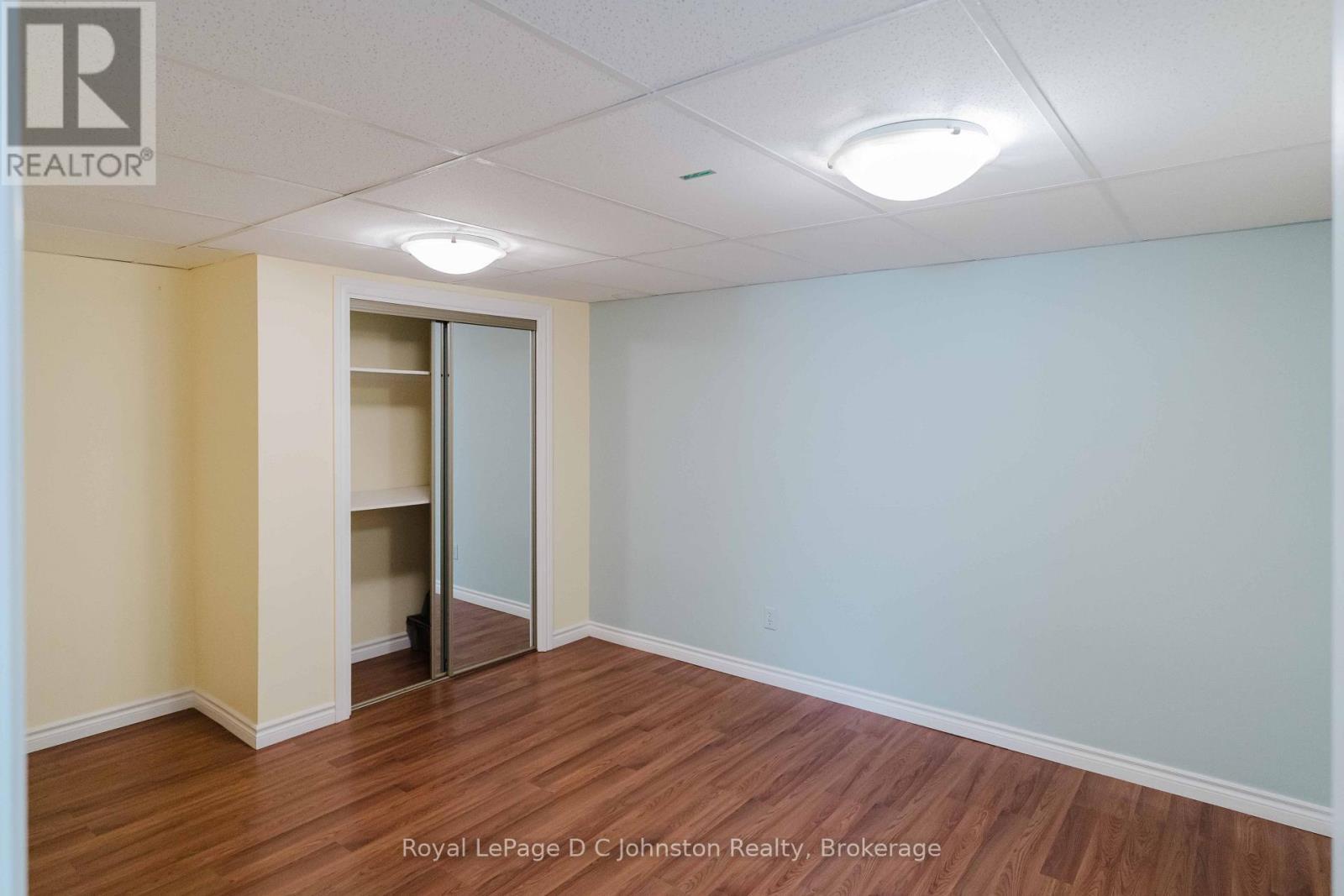 












19 SMITH STREET

,
Kincardine,




Ontario
N0G2T0

