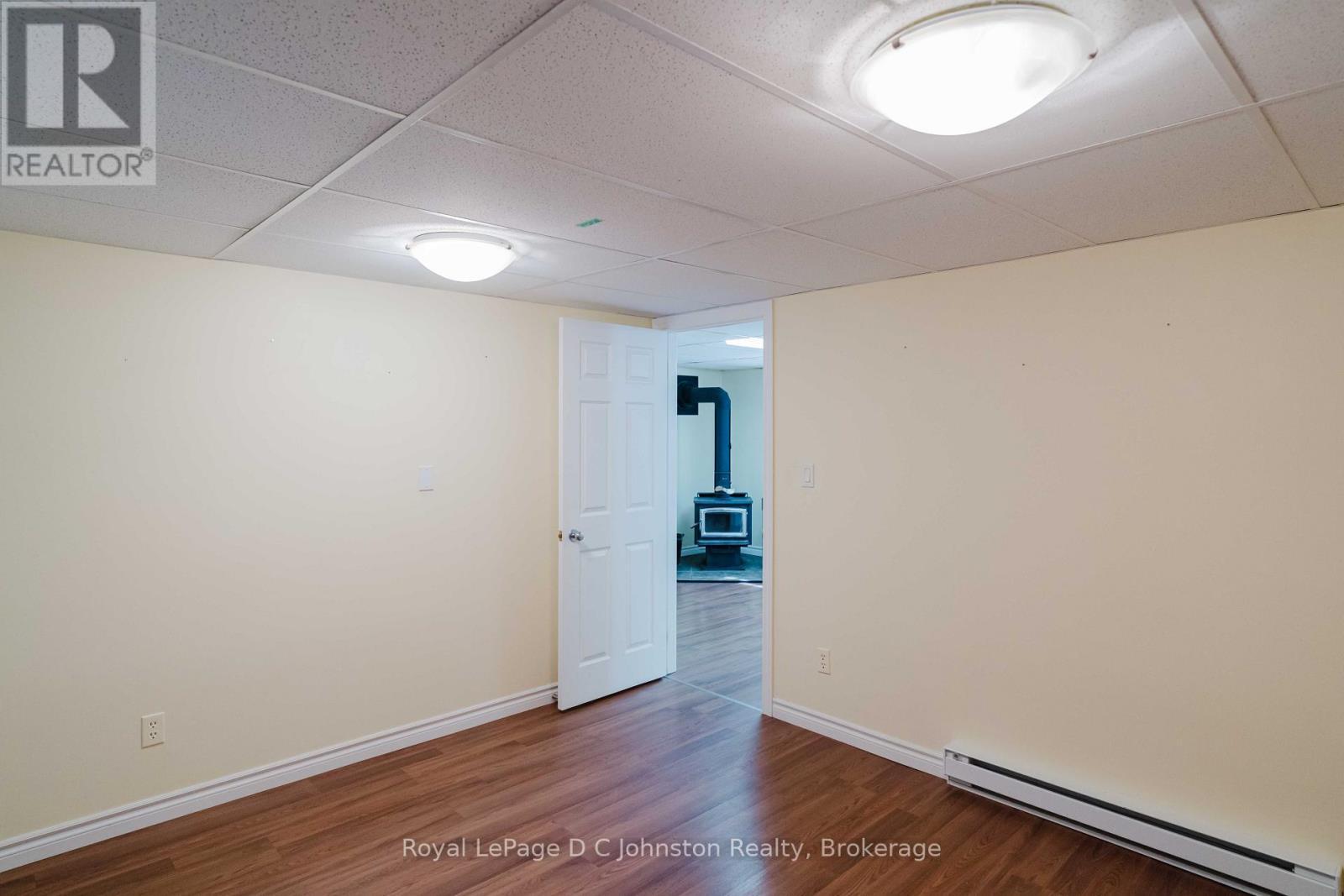 












19 SMITH STREET

,
Kincardine,




Ontario
N0G2T0

