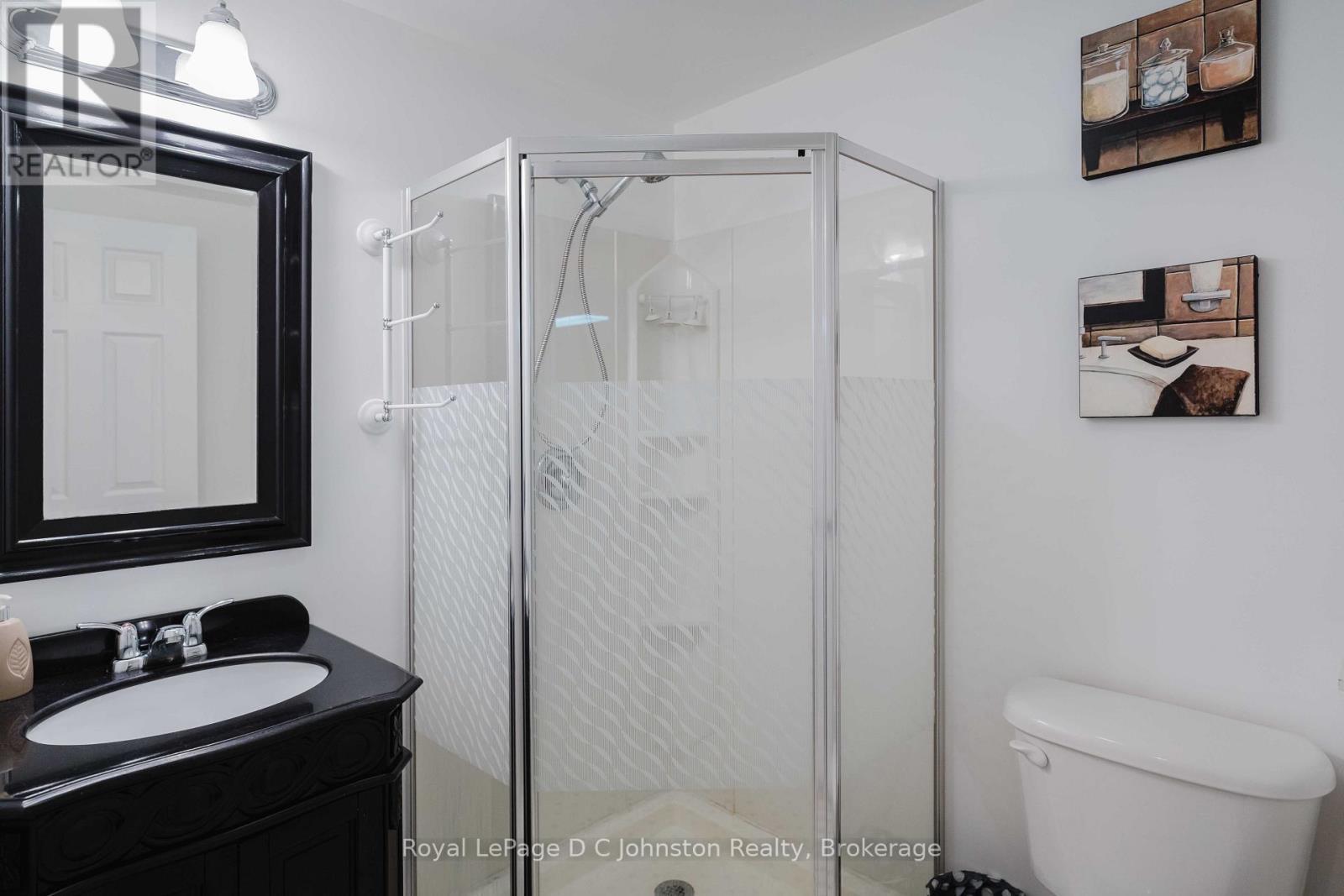 












19 SMITH STREET

,
Kincardine,




Ontario
N0G2T0

