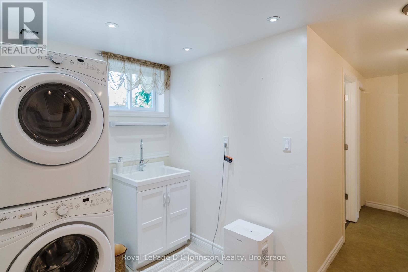












19 SMITH STREET

,
Kincardine,




Ontario
N0G2T0

