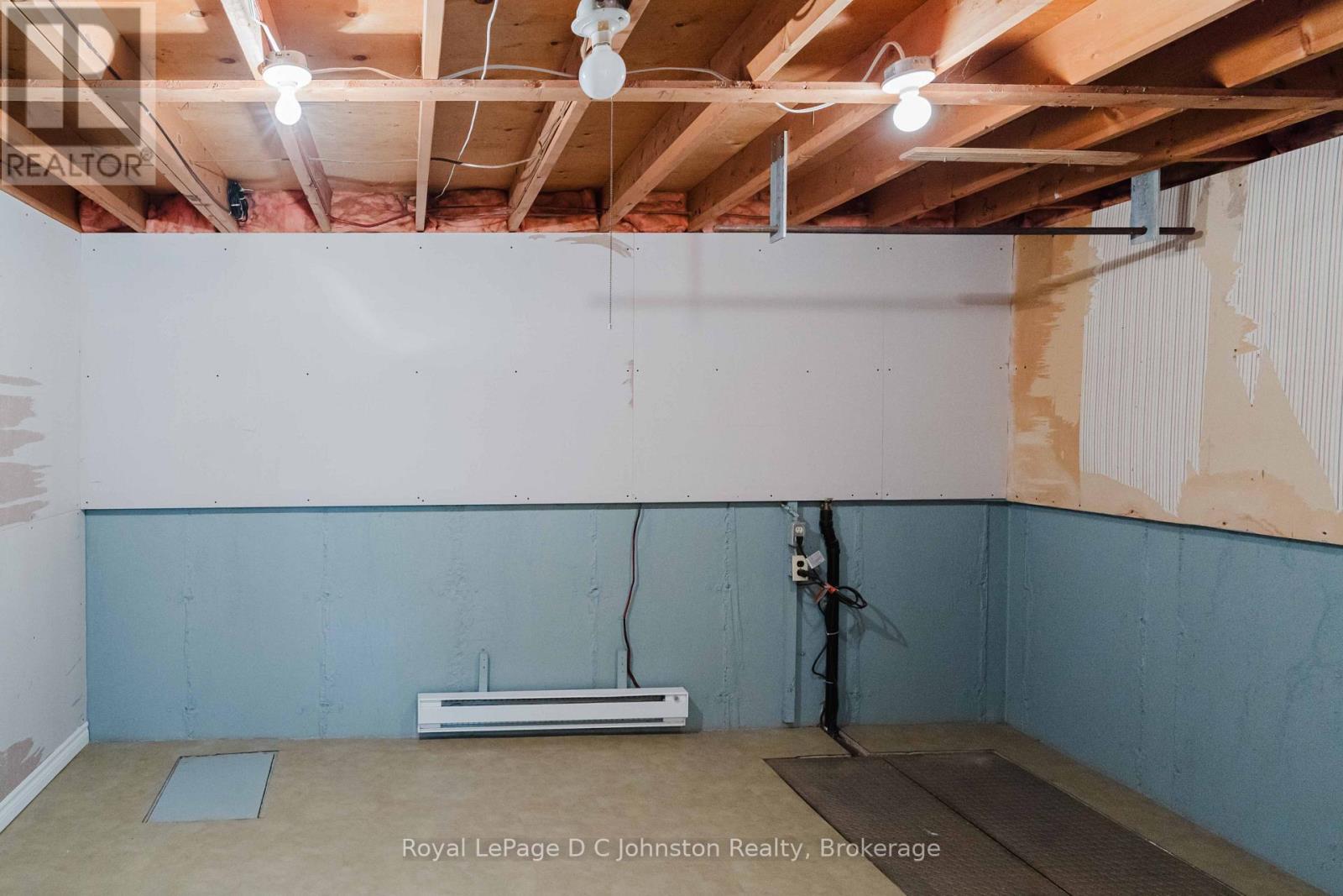












19 SMITH STREET

,
Kincardine,




Ontario
N0G2T0

