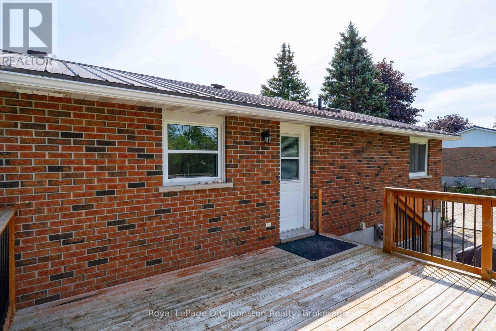 












19 SMITH STREET

,
Kincardine,




Ontario
N0G2T0

