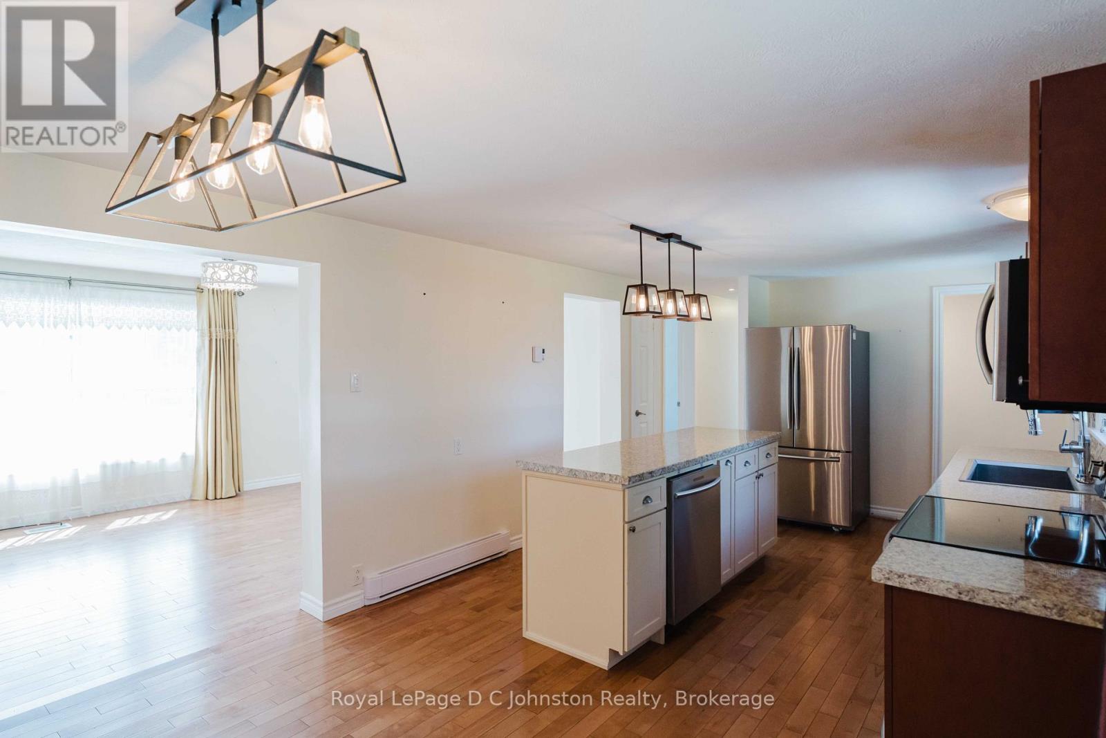 












19 SMITH STREET

,
Kincardine,




Ontario
N0G2T0

