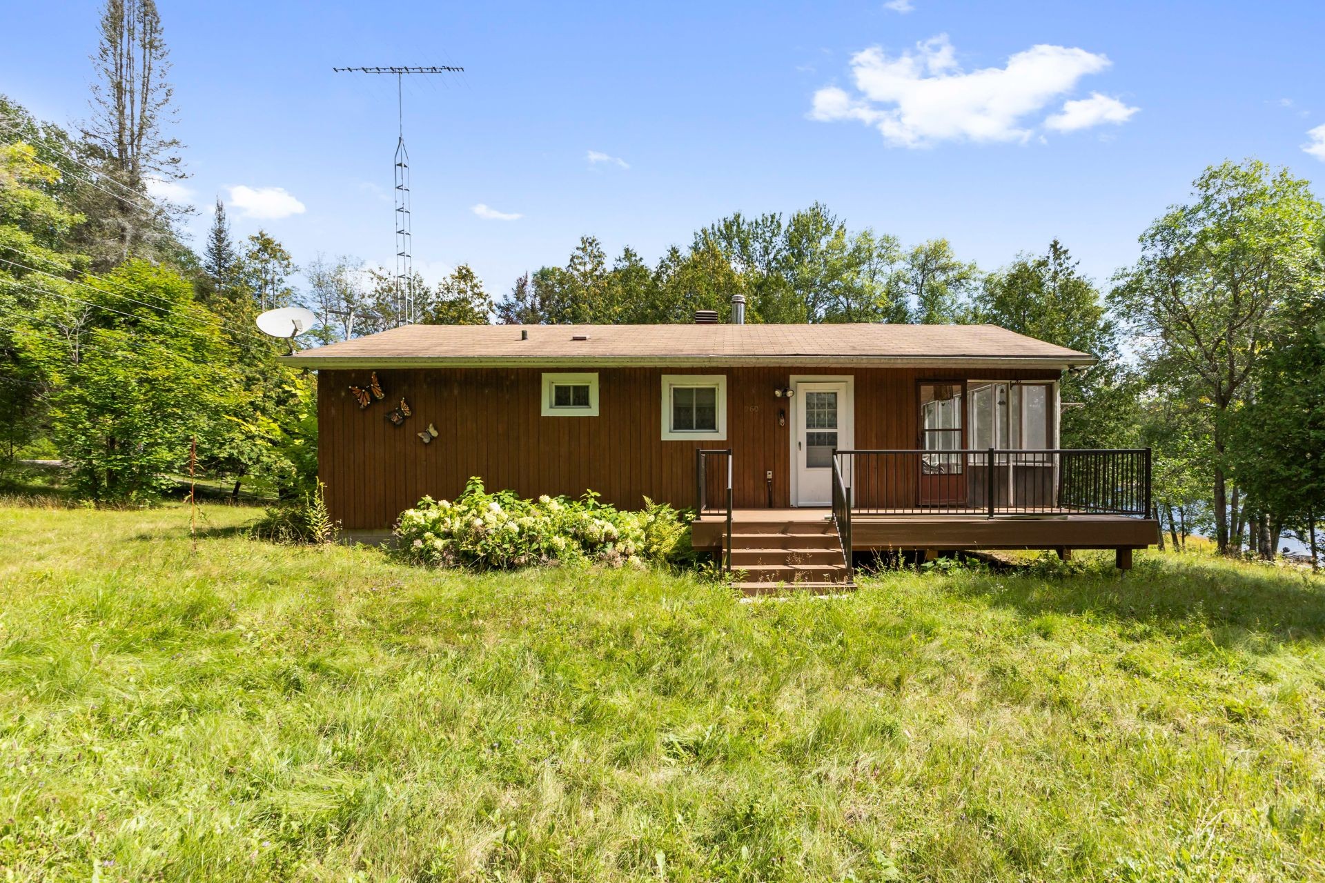 









260


Ch. de Point Comfort

,
Gracefield,




QC
J0X1W0

