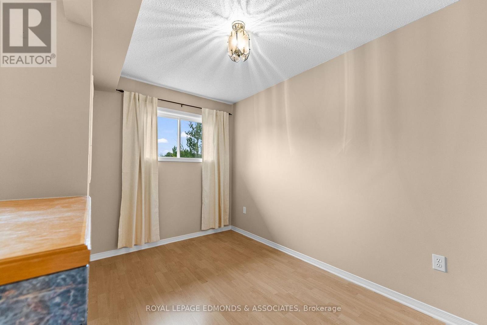 












212 - 1 CRANDALL STREET

,
Pembroke,




Ontario
K8A8M6

