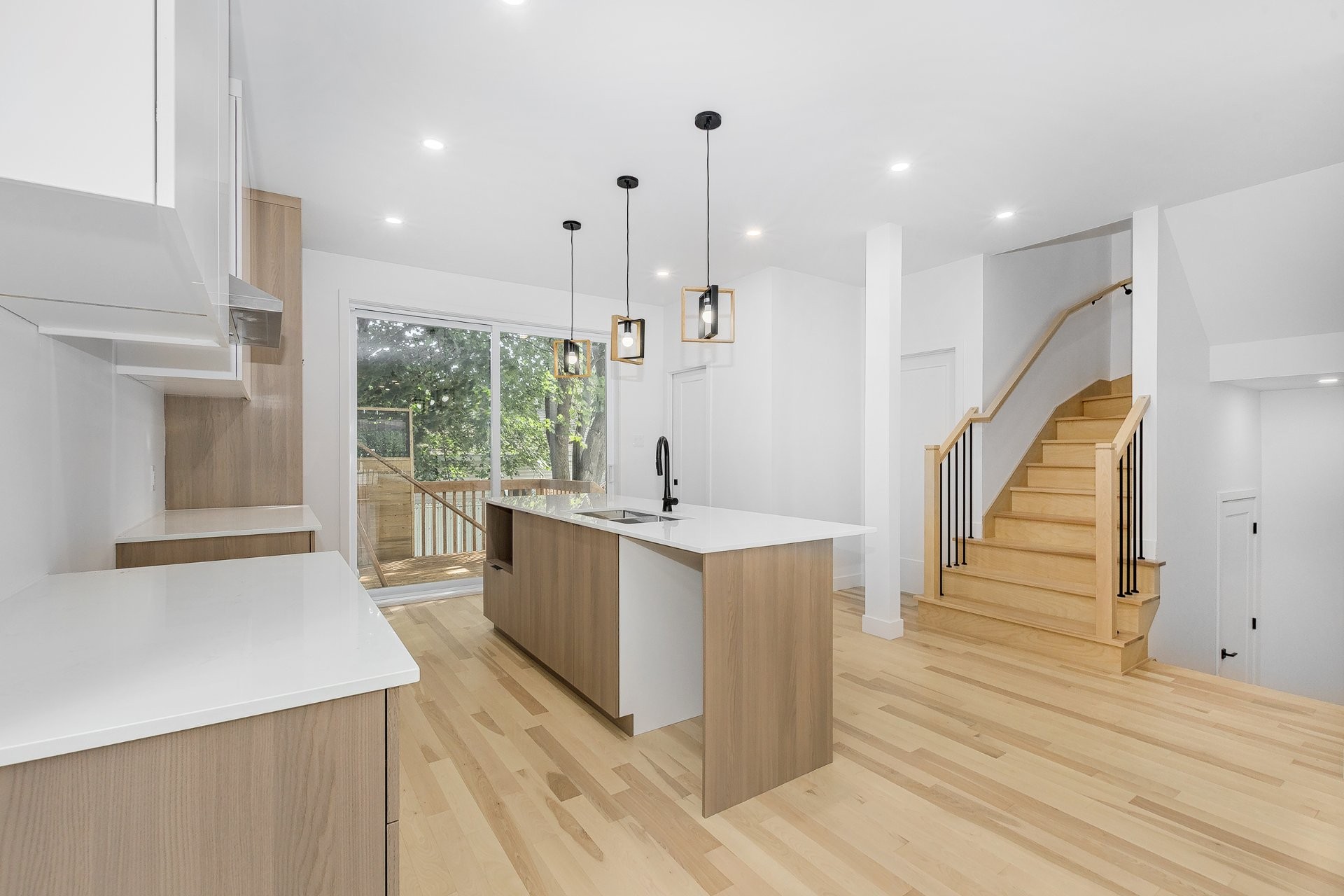 









39


24e Avenue S.

,
Bois-des-Filion,




QC
J6Z1X3

