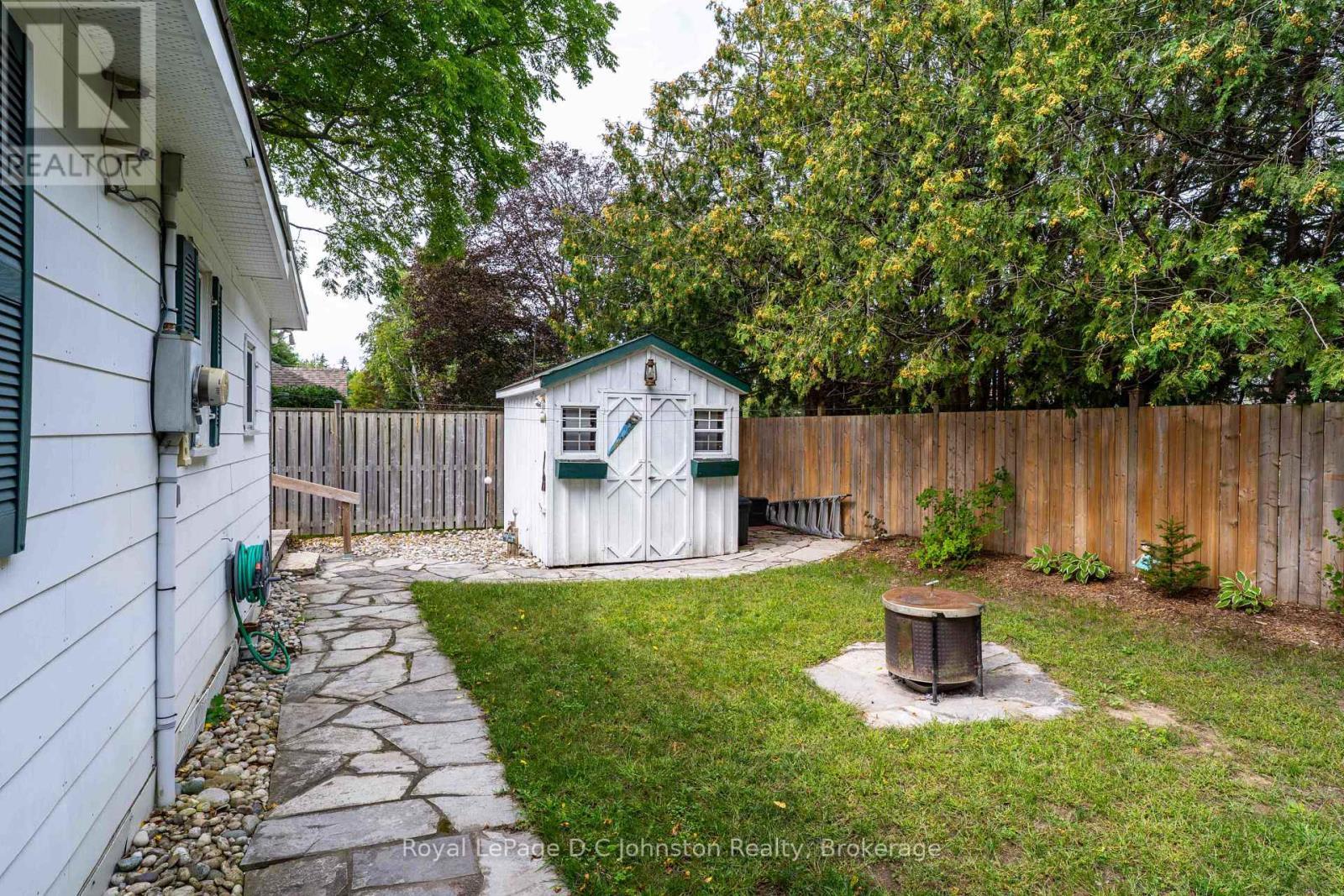 












736 SHANTZ STREET

,
Saugeen Shores,




Ontario
N0H2C0

