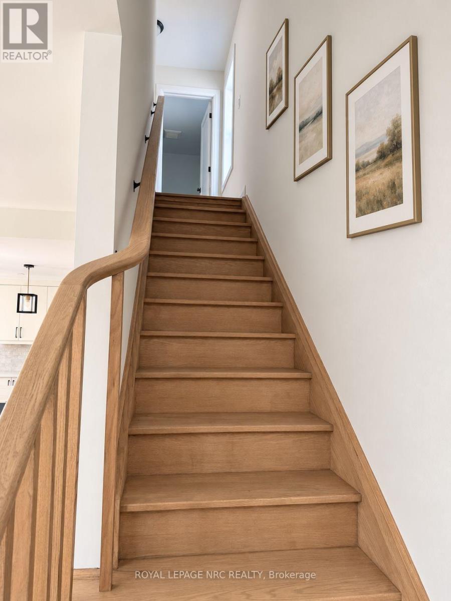 












339 LAKEWOOD AVENUE

,
Fort Erie (Crystal Beach),




Ontario
L0S1B0

