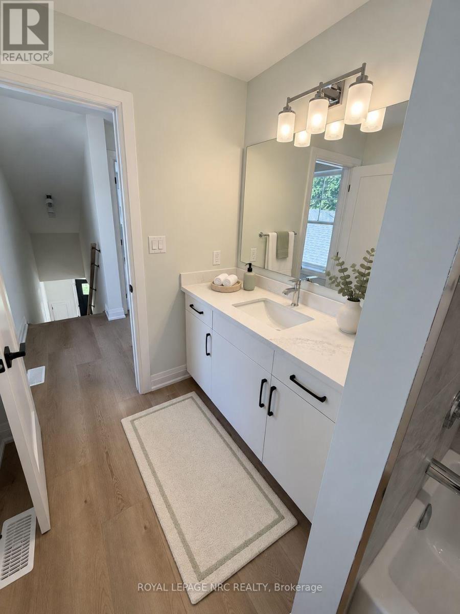 












339 LAKEWOOD AVENUE

,
Fort Erie (Crystal Beach),




Ontario
L0S1B0


