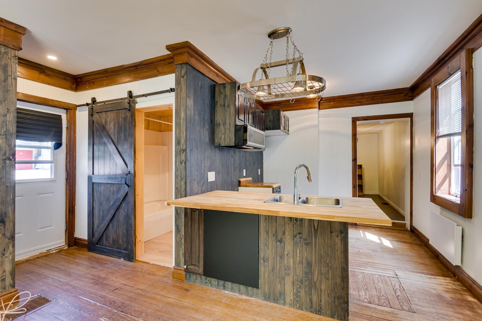 









441

 - 443


Rue Notre-Dame

,
Montebello,




QC
J0V1L0

