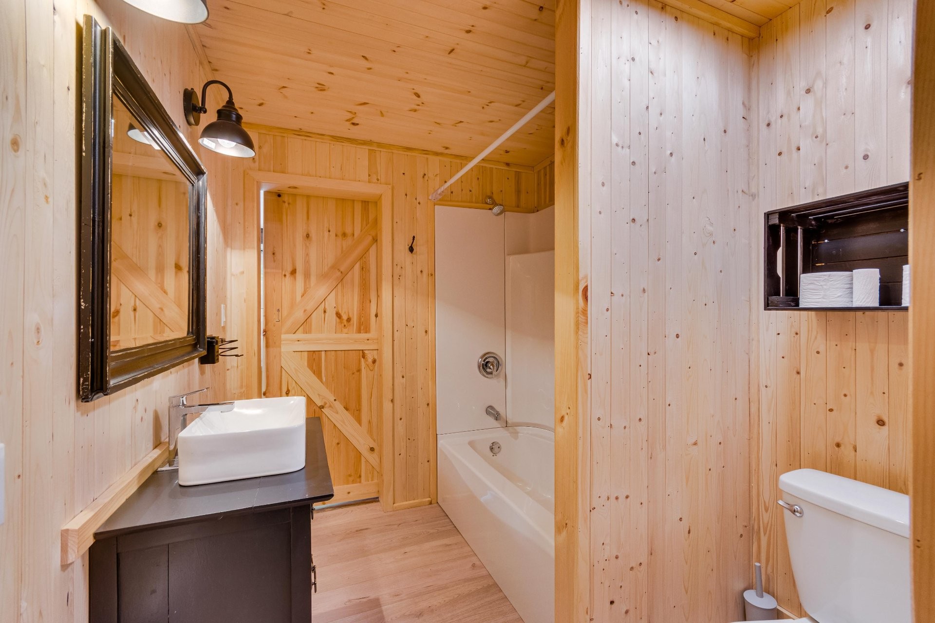 









441

 - 443


Rue Notre-Dame

,
Montebello,




QC
J0V1L0

