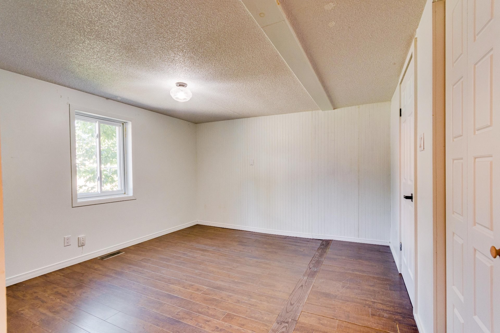 









441

 - 443


Rue Notre-Dame

,
Montebello,




QC
J0V1L0


