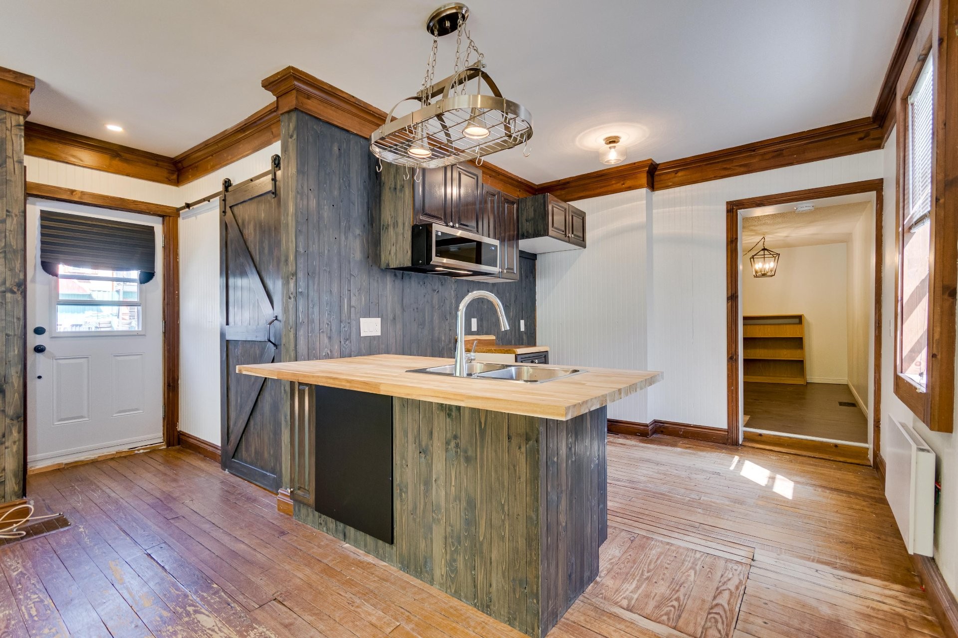 









441

 - 443


Rue Notre-Dame

,
Montebello,




QC
J0V1L0

