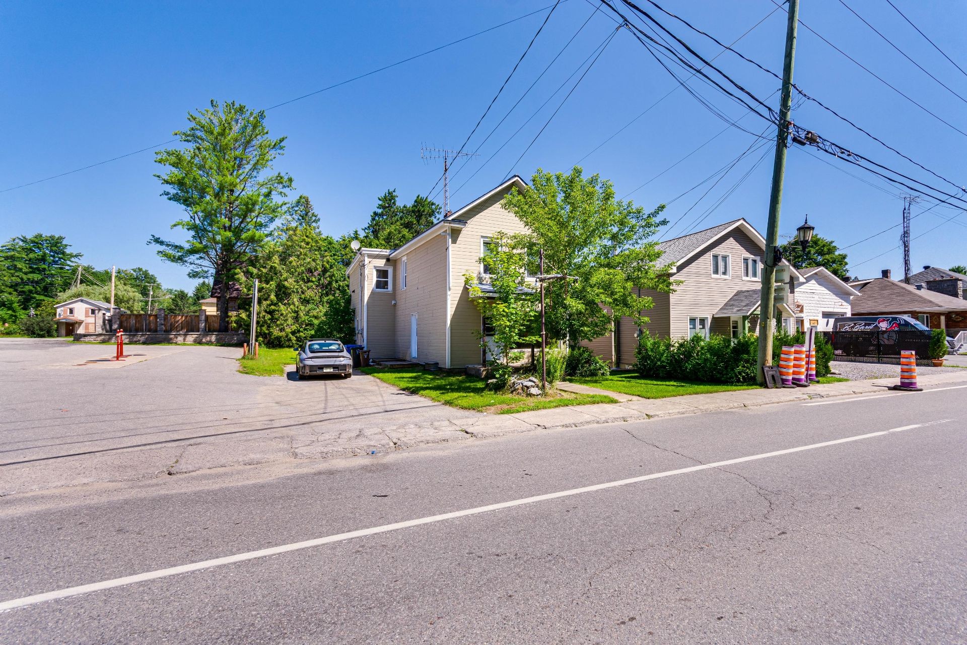 









441

 - 443


Rue Notre-Dame

,
Montebello,




QC
J0V1L0

