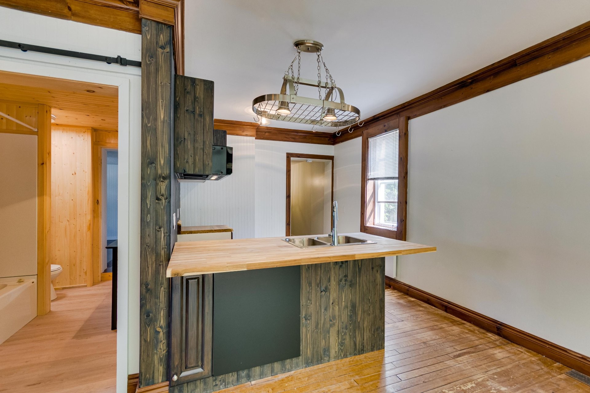 









441

 - 443


Rue Notre-Dame

,
Montebello,




QC
J0V1L0

