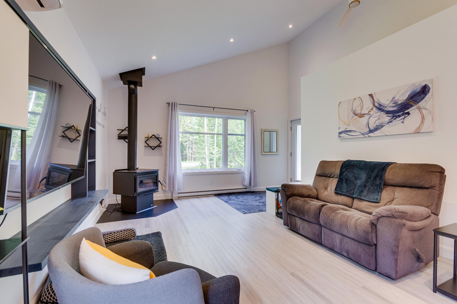 









99


Ch. du Huard

,
Val-des-Bois,




QC
J0X3C0

