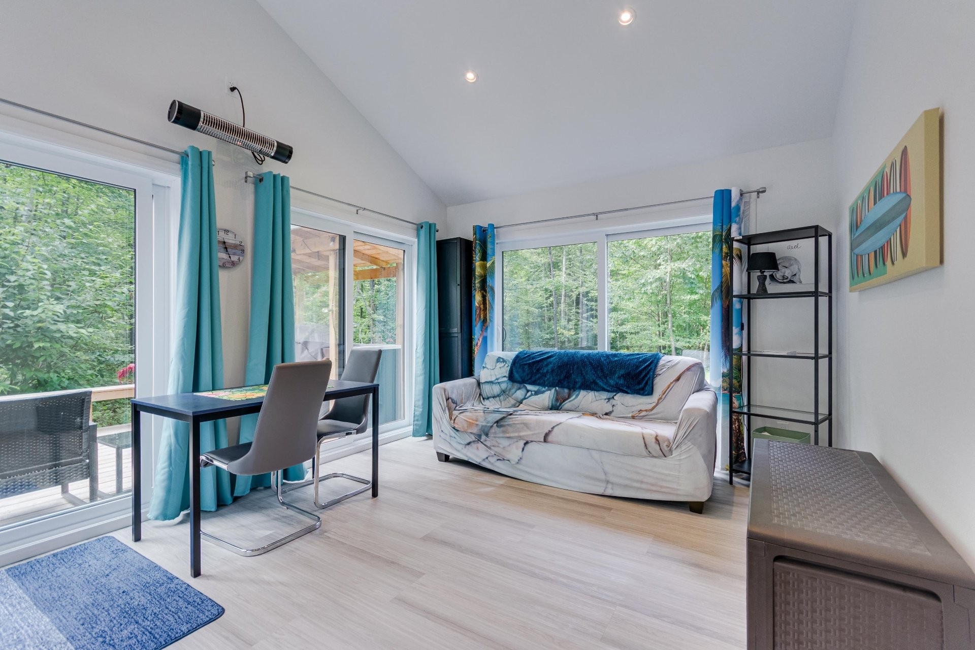 









99


Ch. du Huard

,
Val-des-Bois,




QC
J0X3C0

