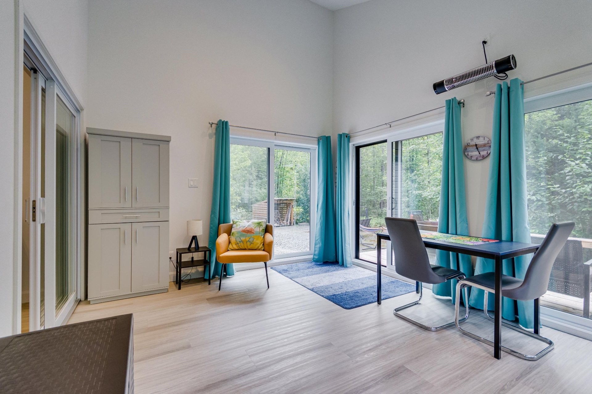 









99


Ch. du Huard

,
Val-des-Bois,




QC
J0X3C0

