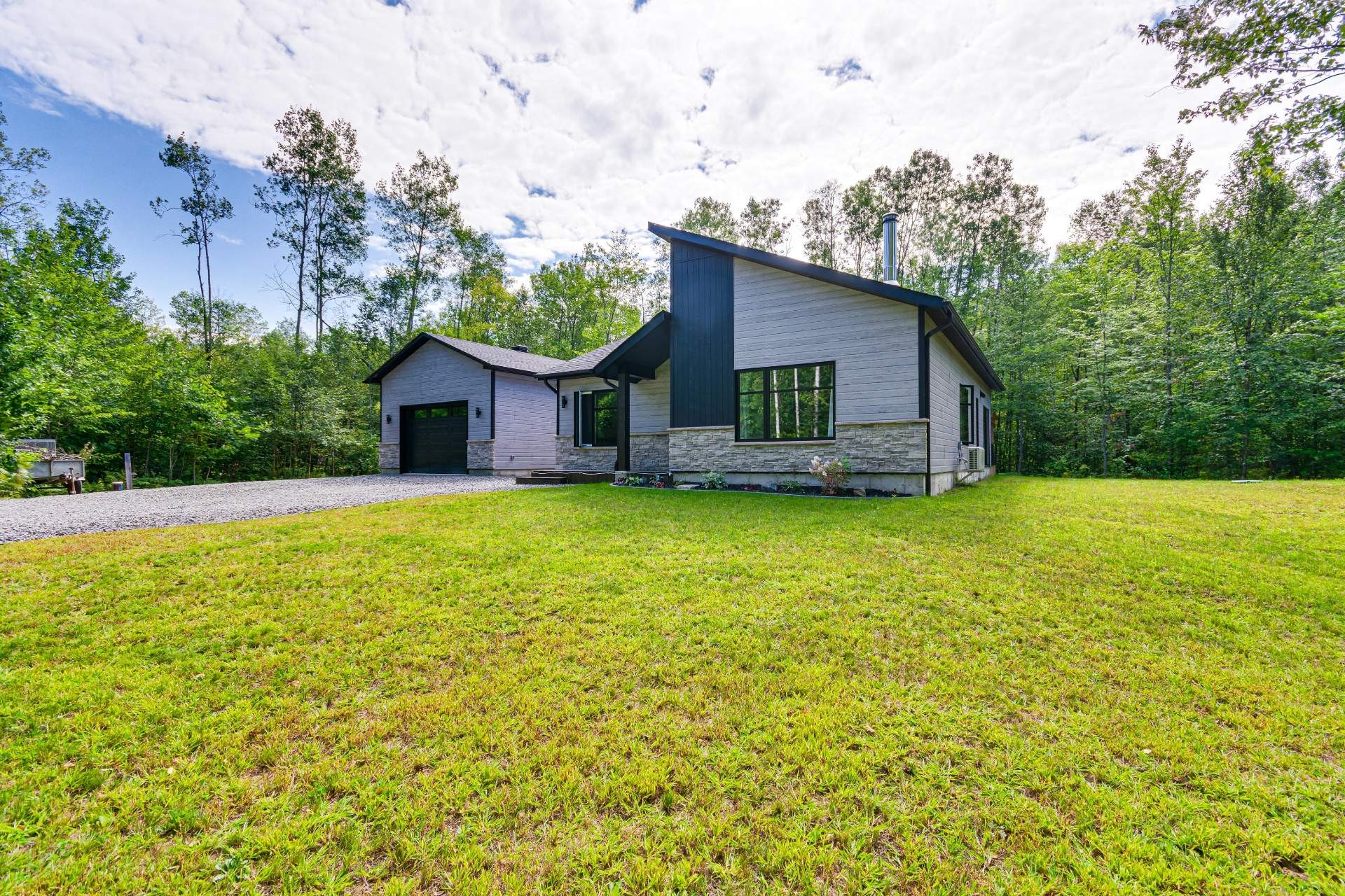 









99


Ch. du Huard

,
Val-des-Bois,




QC
J0X3C0

