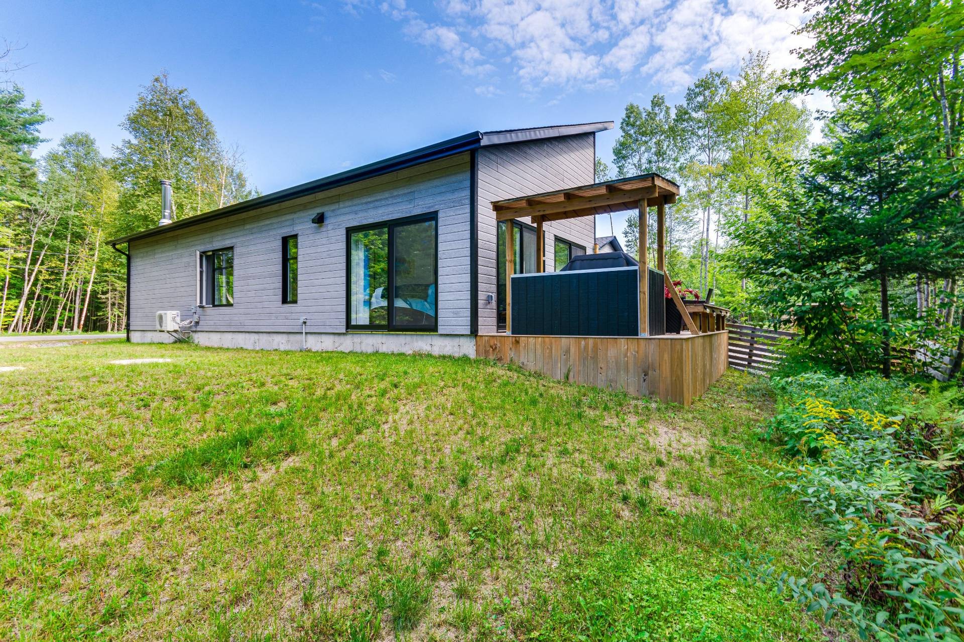 









99


Ch. du Huard

,
Val-des-Bois,




QC
J0X3C0

