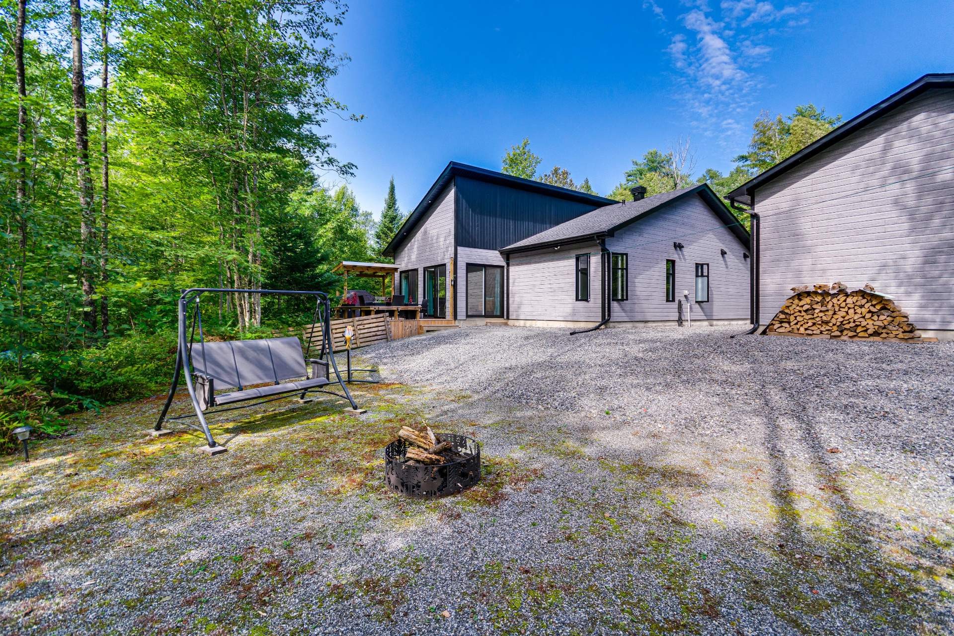 









99


Ch. du Huard

,
Val-des-Bois,




QC
J0X3C0

