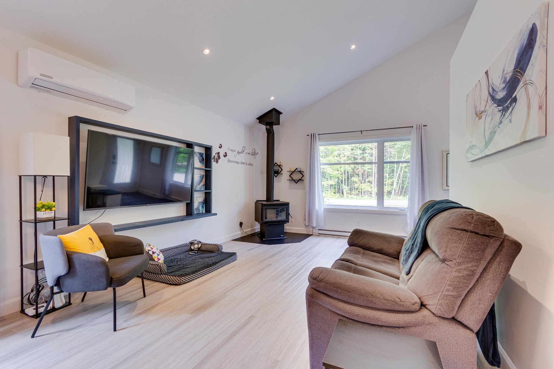 









99


Ch. du Huard

,
Val-des-Bois,




QC
J0X3C0

