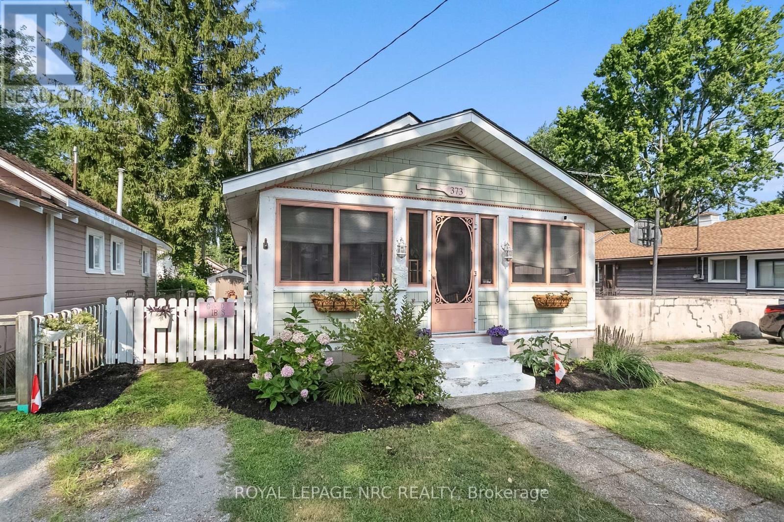 












373 OAKWOOD AVENUE

,
Fort Erie (Crystal Beach),




Ontario
L0S1B0

