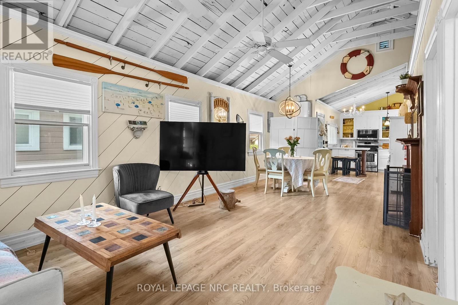 












373 OAKWOOD AVENUE

,
Fort Erie (Crystal Beach),




Ontario
L0S1B0

