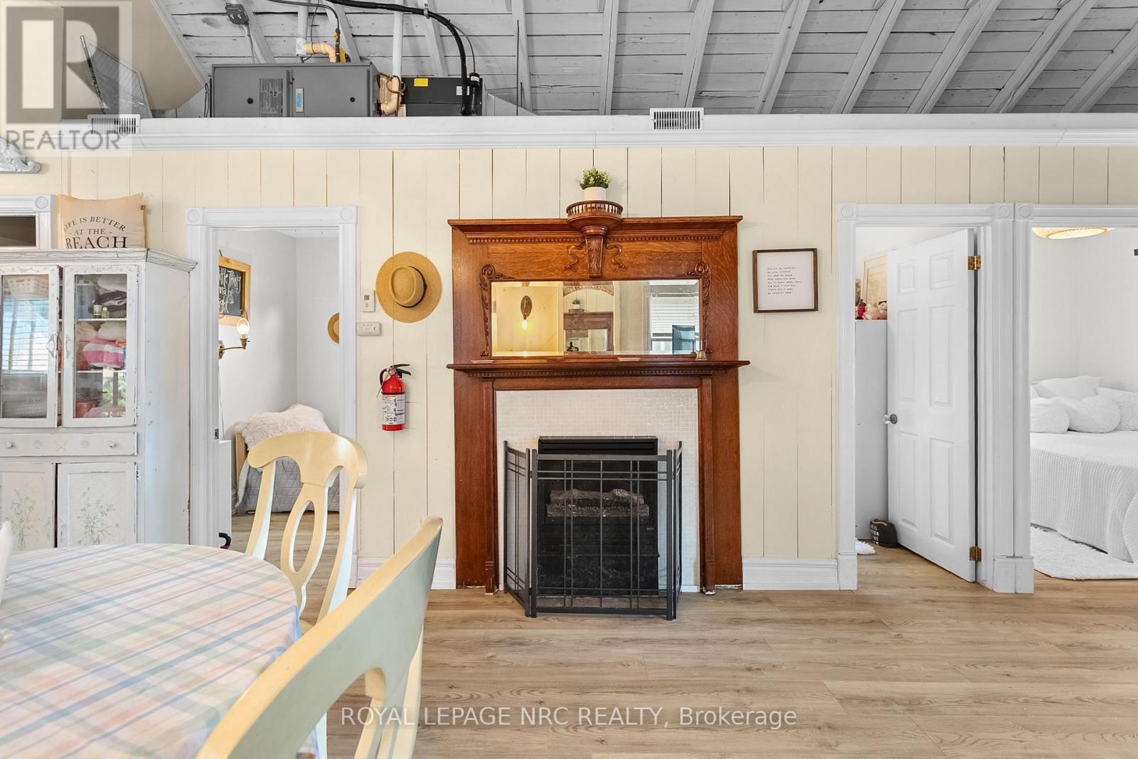 












373 OAKWOOD AVENUE

,
Fort Erie (Crystal Beach),




Ontario
L0S1B0

