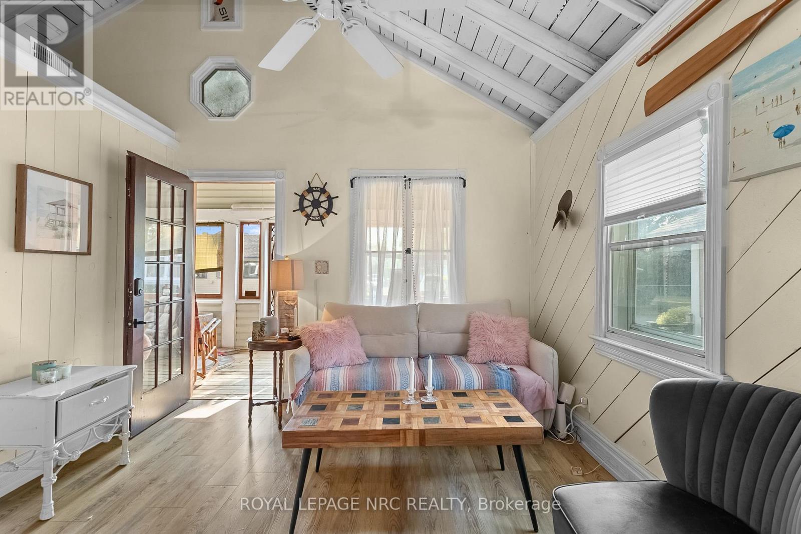 












373 OAKWOOD AVENUE

,
Fort Erie (Crystal Beach),




Ontario
L0S1B0

