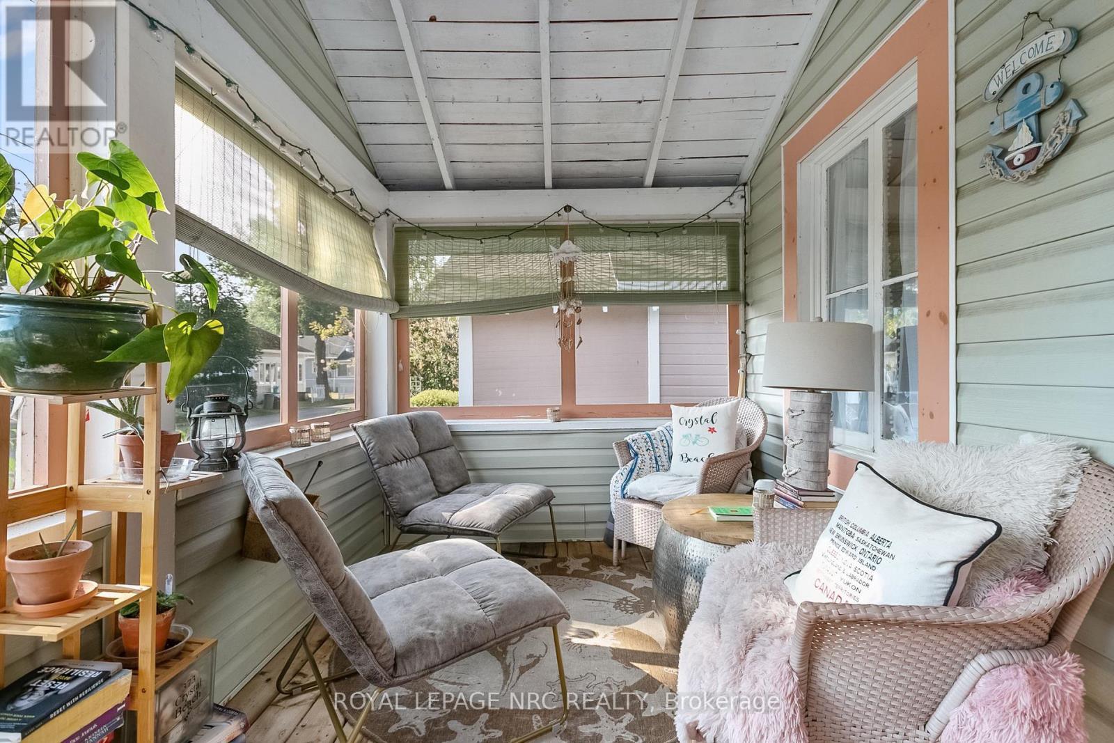 












373 OAKWOOD AVENUE

,
Fort Erie (Crystal Beach),




Ontario
L0S1B0

