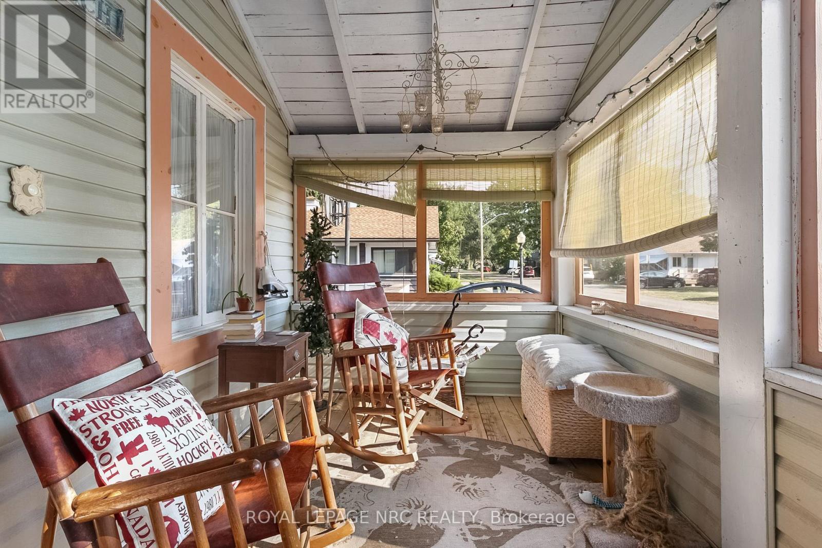












373 OAKWOOD AVENUE

,
Fort Erie (Crystal Beach),




Ontario
L0S1B0

