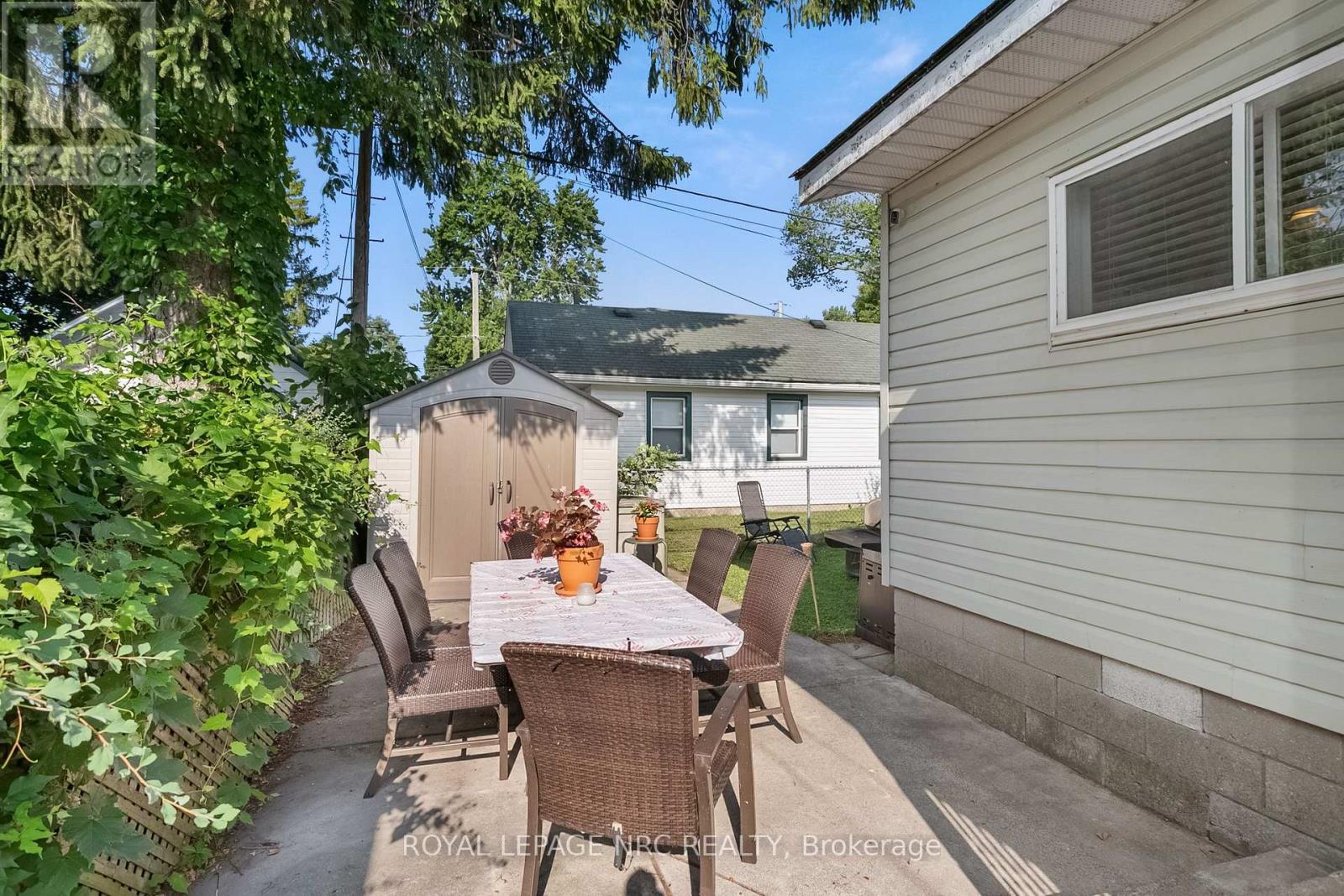 












373 OAKWOOD AVENUE

,
Fort Erie (Crystal Beach),




Ontario
L0S1B0

