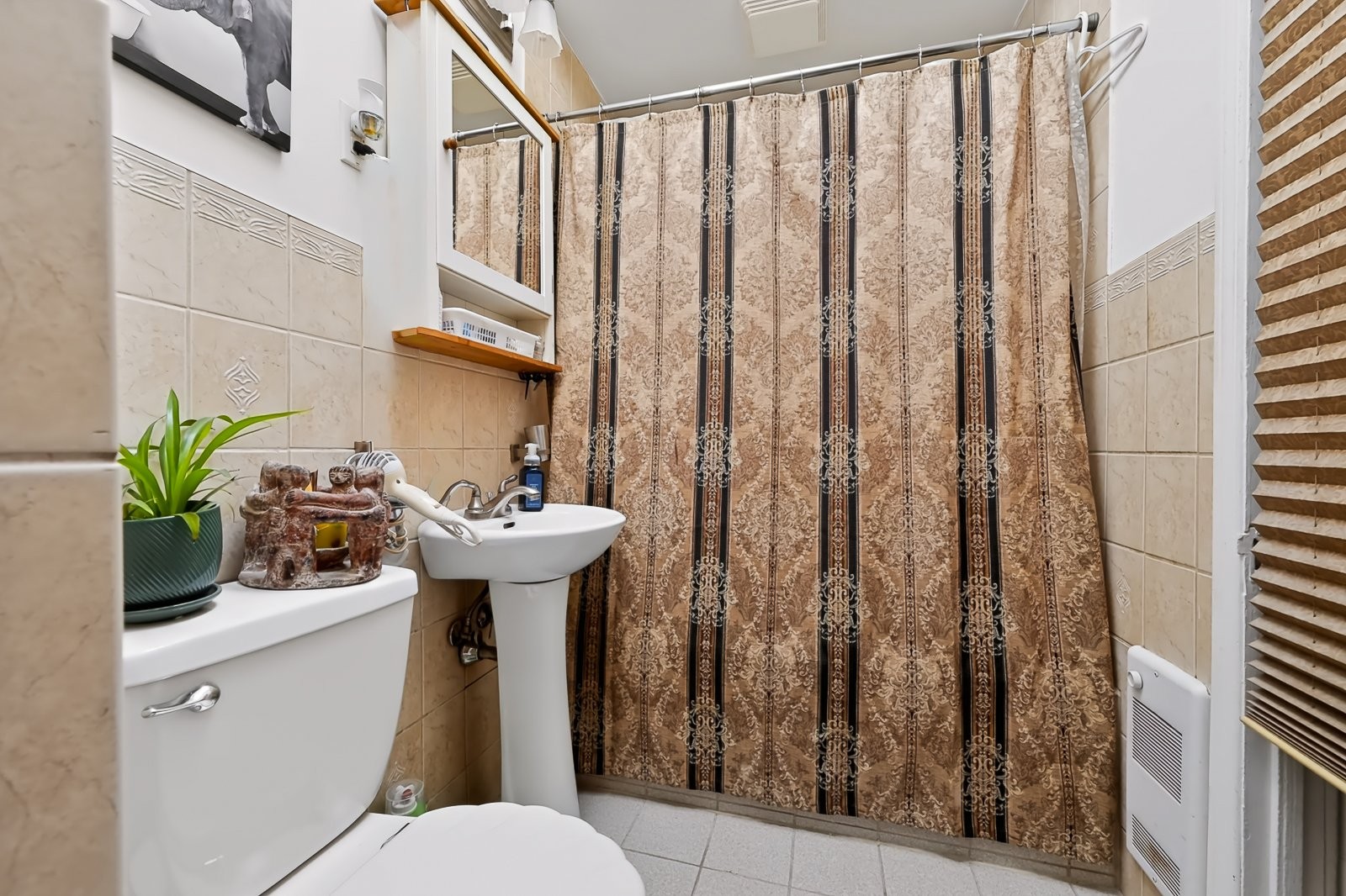 









6535


Rue Chabot

,
Montréal (Rosemont/La Petite-Patrie),




QC
H2G2T4


