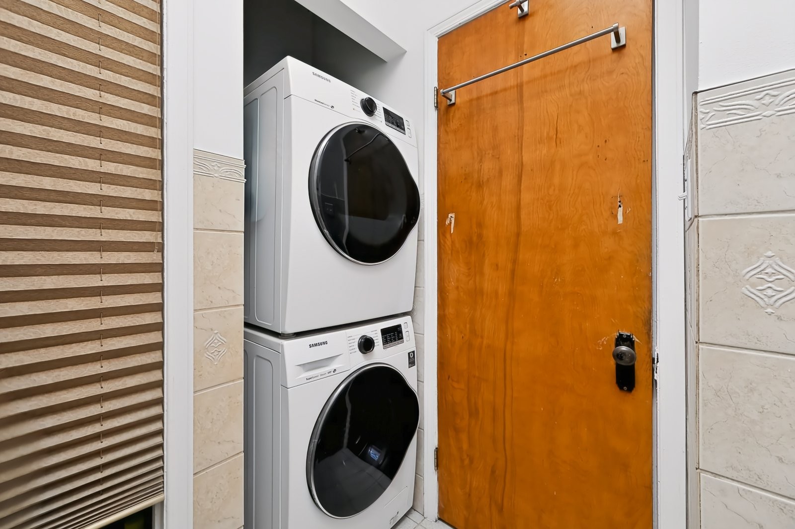 









6535


Rue Chabot

,
Montréal (Rosemont/La Petite-Patrie),




QC
H2G2T4

