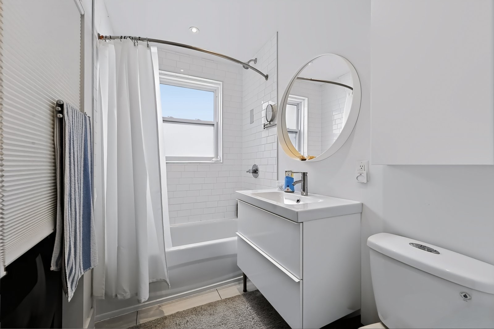 









6535


Rue Chabot

,
Montréal (Rosemont/La Petite-Patrie),




QC
H2G2T4

