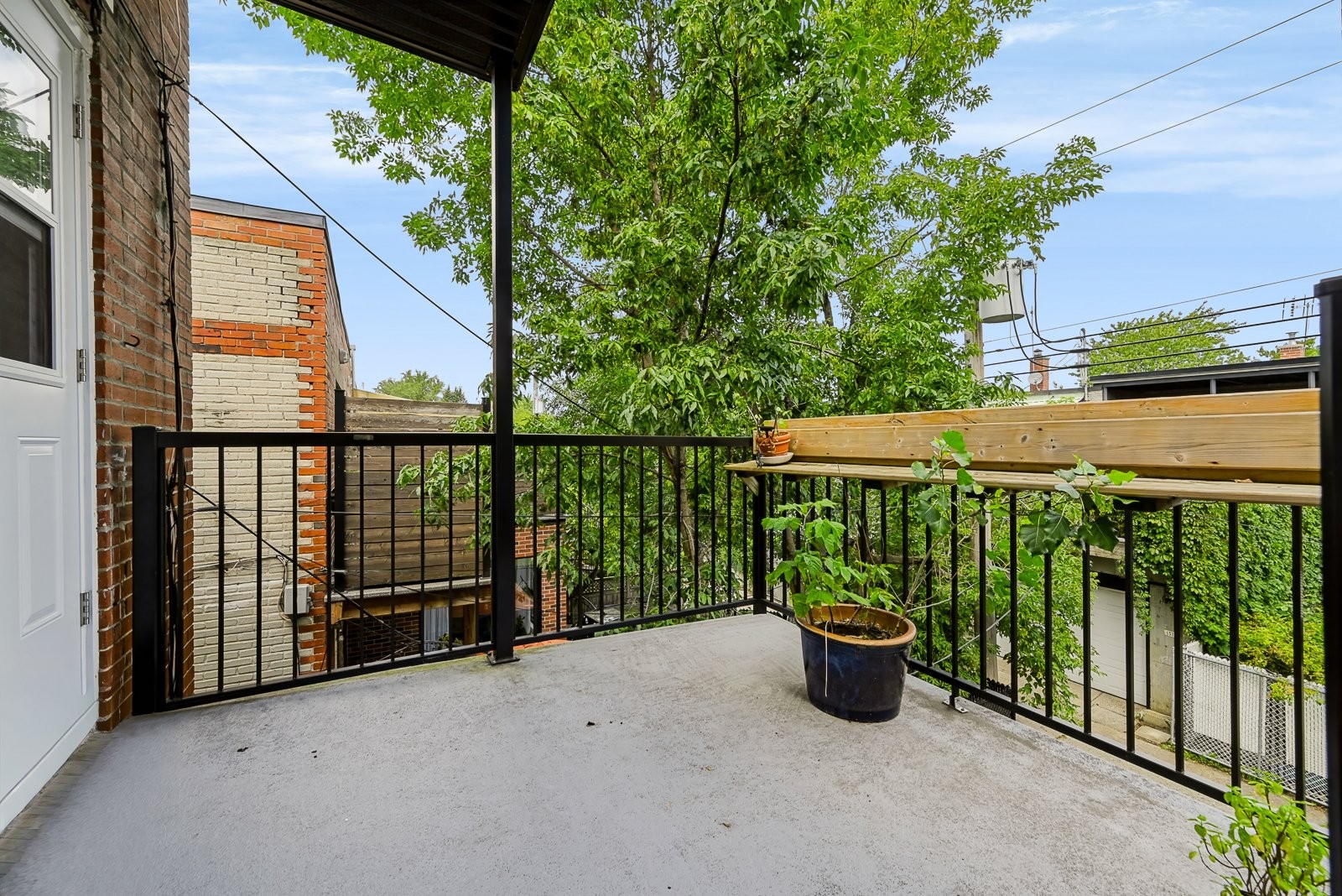 









6535


Rue Chabot

,
Montréal (Rosemont/La Petite-Patrie),




QC
H2G2T4

