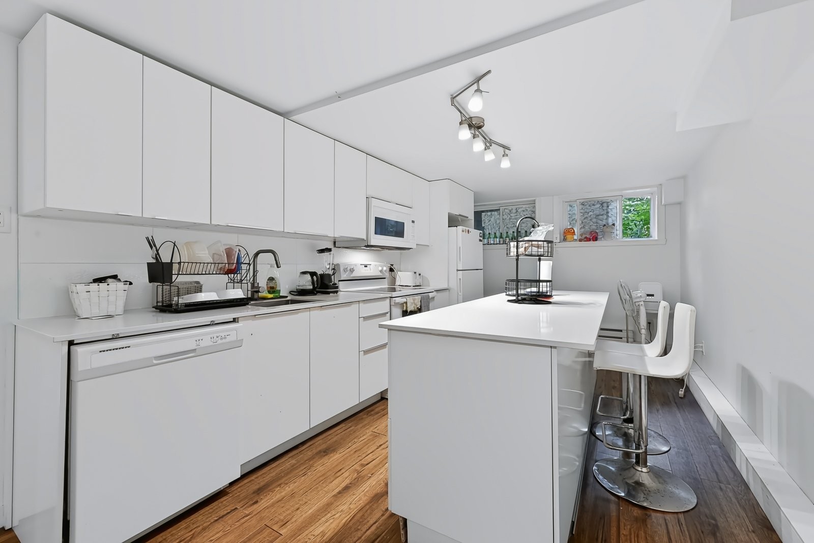 









6535


Rue Chabot

,
Montréal (Rosemont/La Petite-Patrie),




QC
H2G2T4


