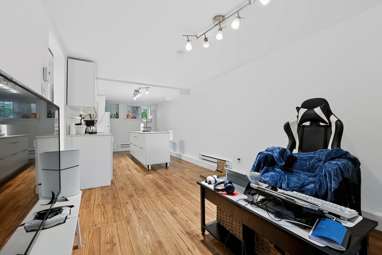 









6535


Rue Chabot

,
Montréal (Rosemont/La Petite-Patrie),




QC
H2G2T4

