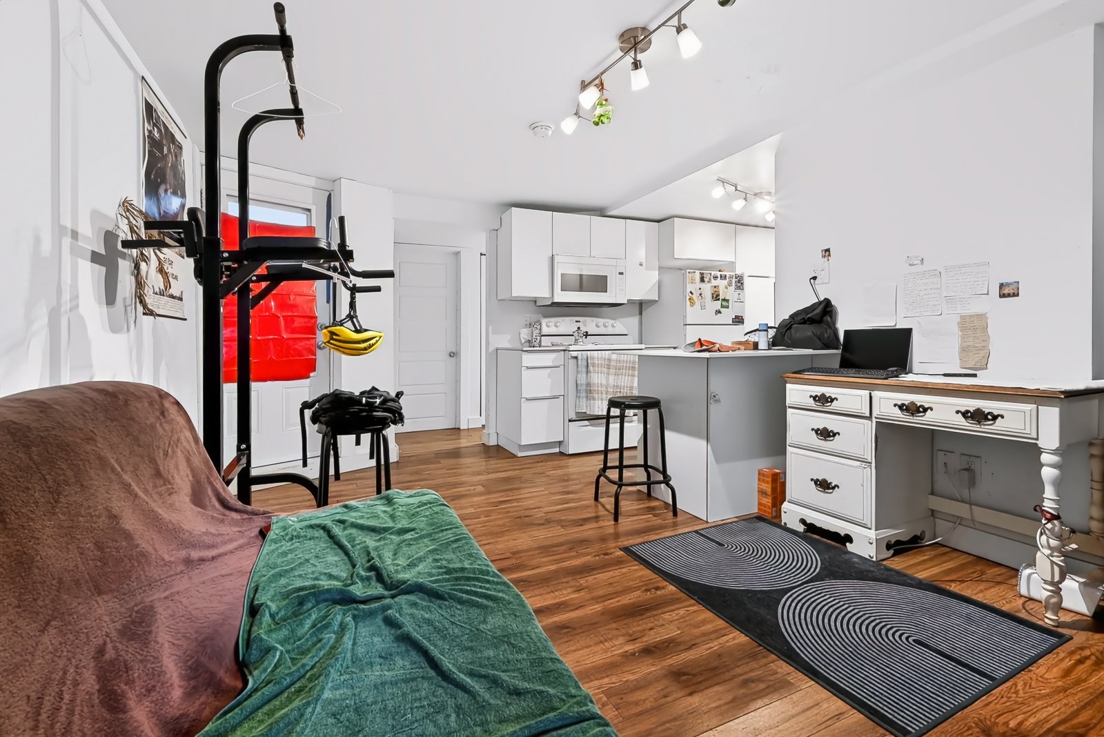 









6535


Rue Chabot

,
Montréal (Rosemont/La Petite-Patrie),




QC
H2G2T4

