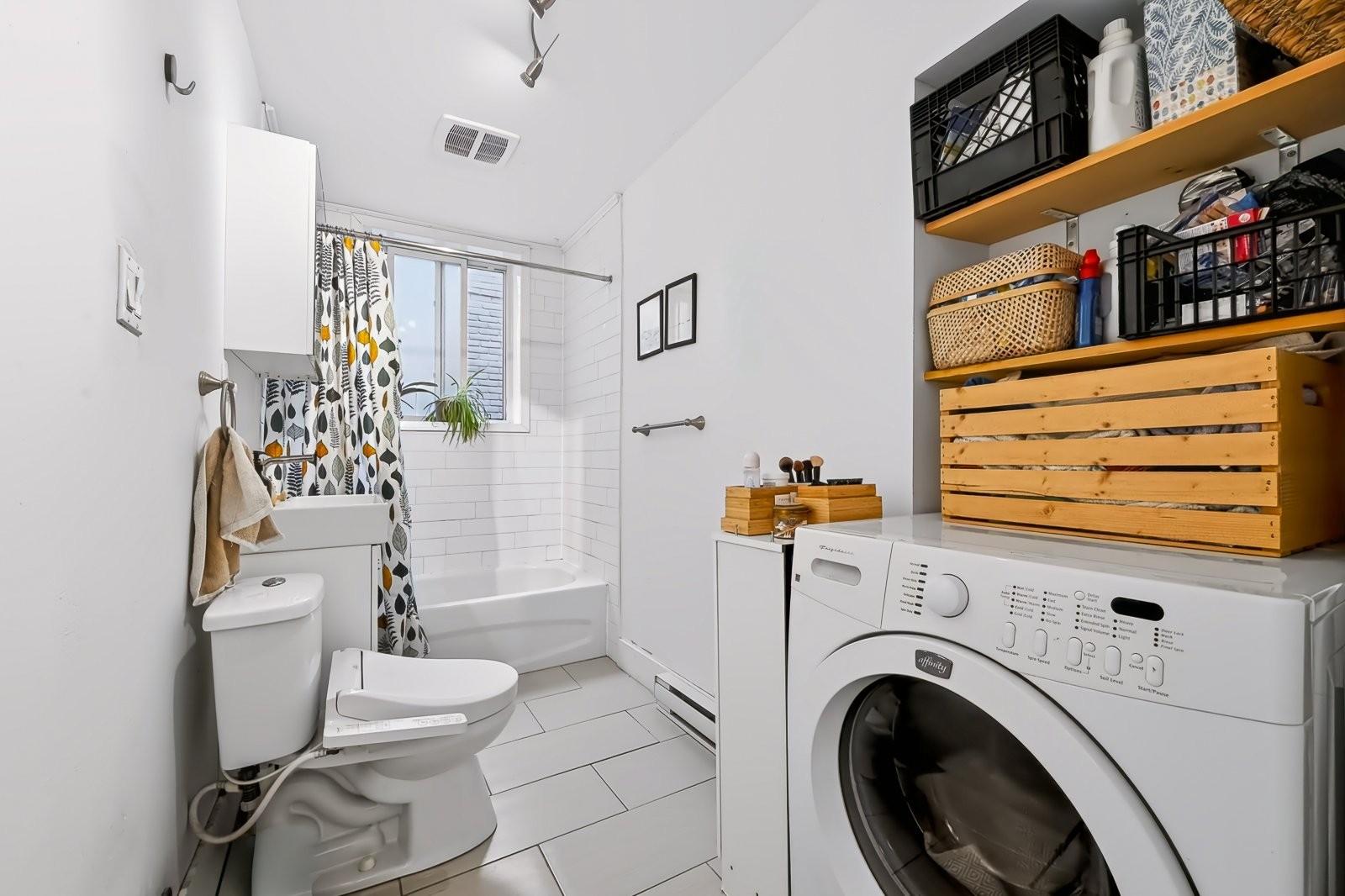 









6535


Rue Chabot

,
Montréal (Rosemont/La Petite-Patrie),




QC
H2G2T4


