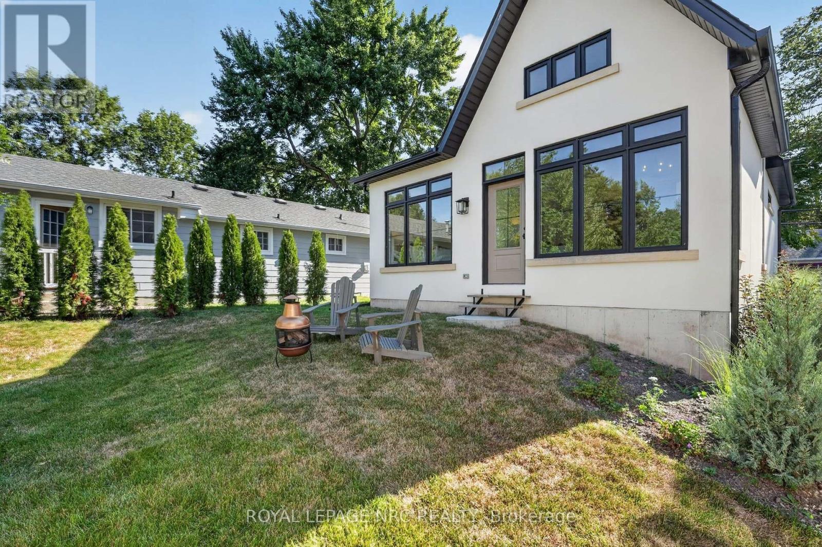 












281 ELMWOOD AVENUE

,
Fort Erie (Crystal Beach),




Ontario
L0S1B0

