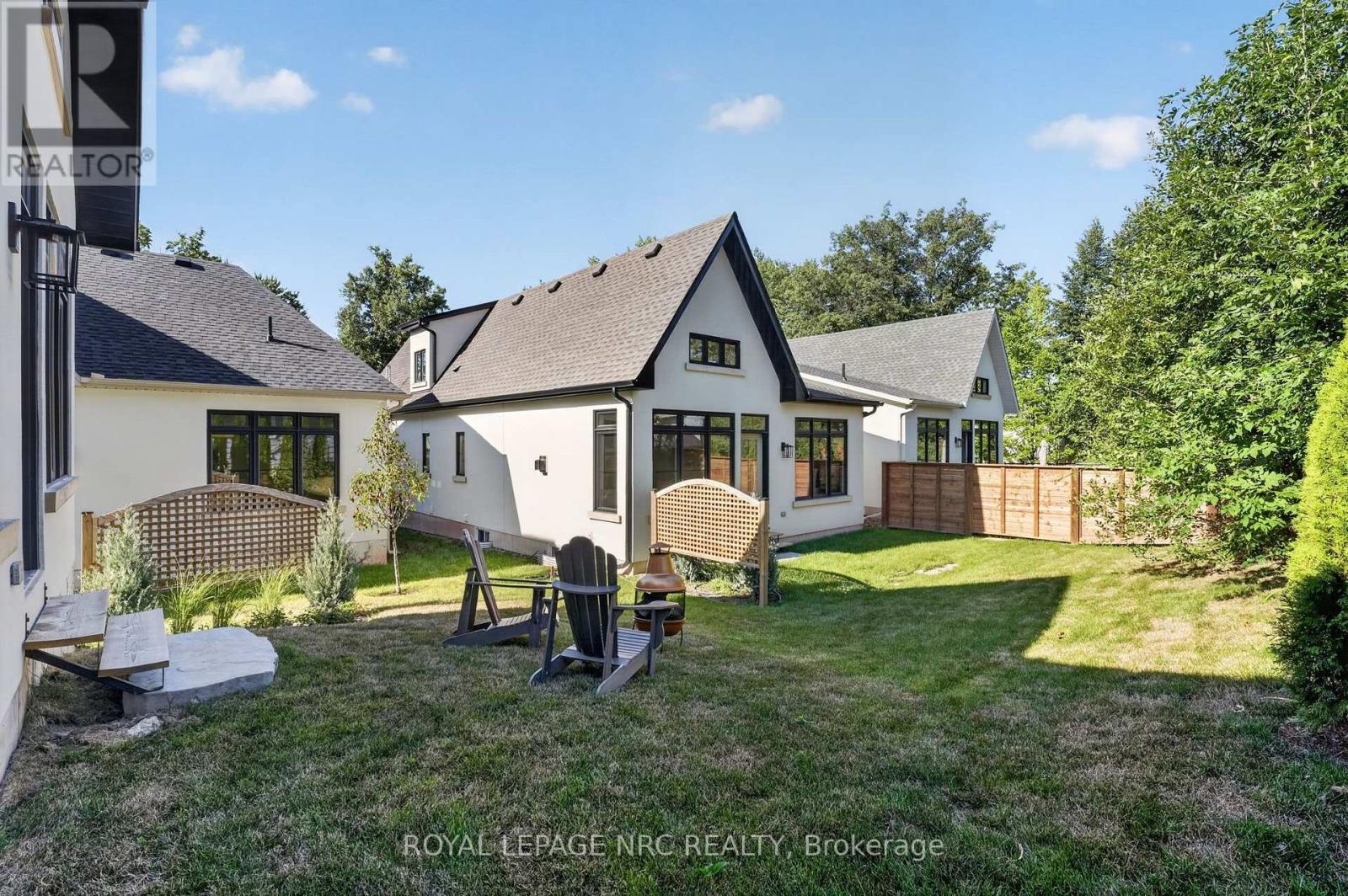 












281 ELMWOOD AVENUE

,
Fort Erie (Crystal Beach),




Ontario
L0S1B0

