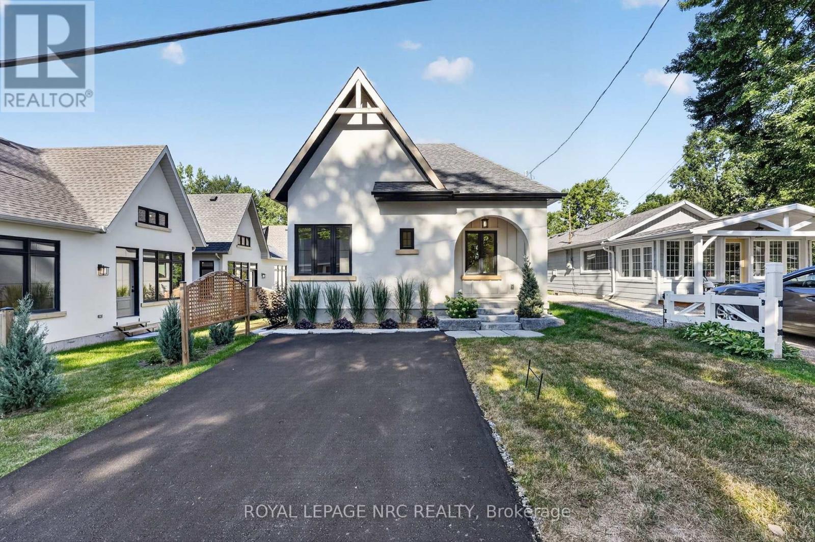












281 ELMWOOD AVENUE

,
Fort Erie (Crystal Beach),




Ontario
L0S1B0

