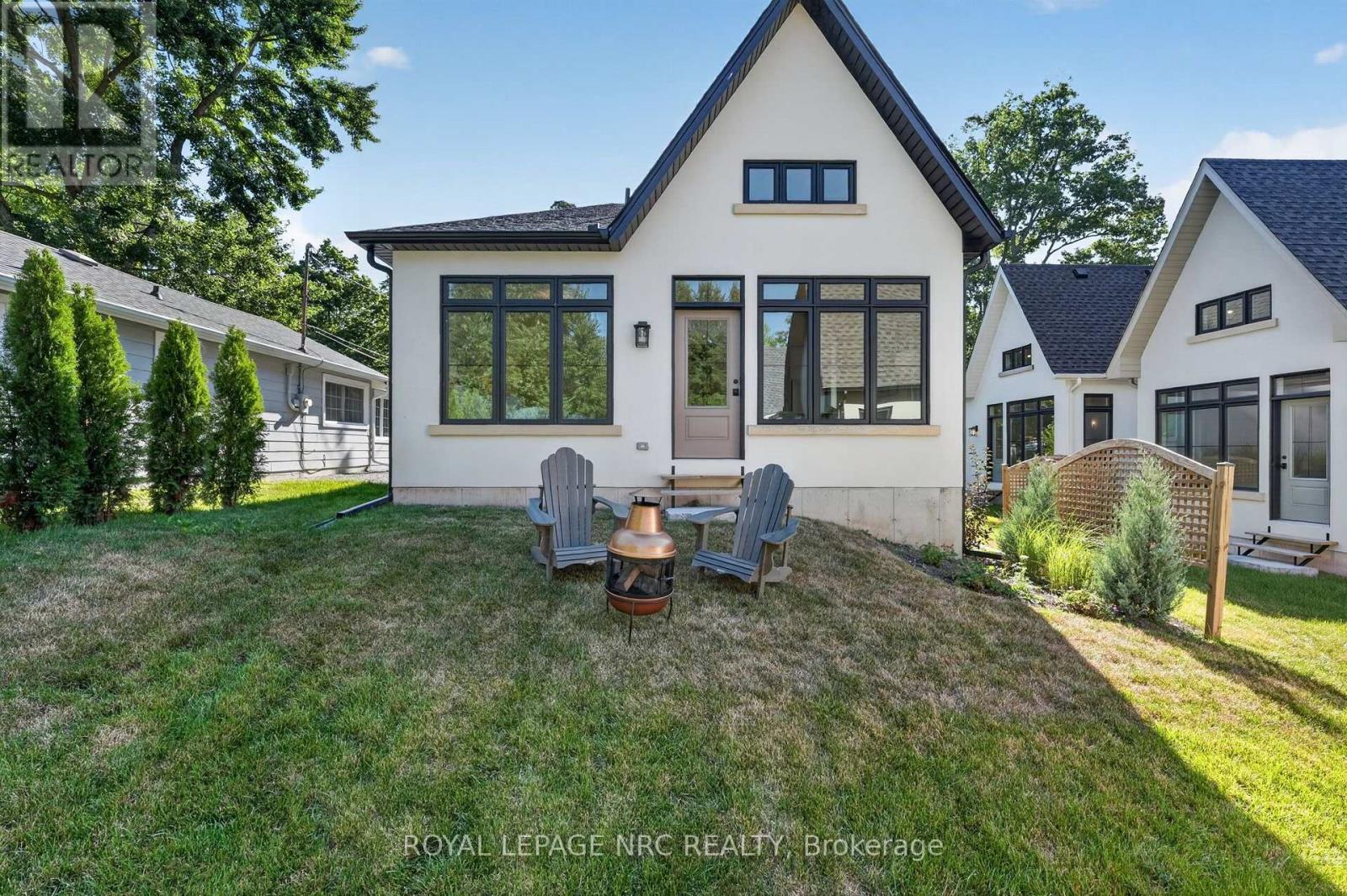 












281 ELMWOOD AVENUE

,
Fort Erie (Crystal Beach),




Ontario
L0S1B0

