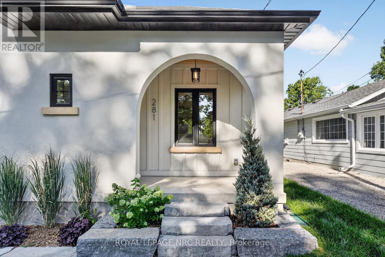 












281 ELMWOOD AVENUE

,
Fort Erie (Crystal Beach),




Ontario
L0S1B0

