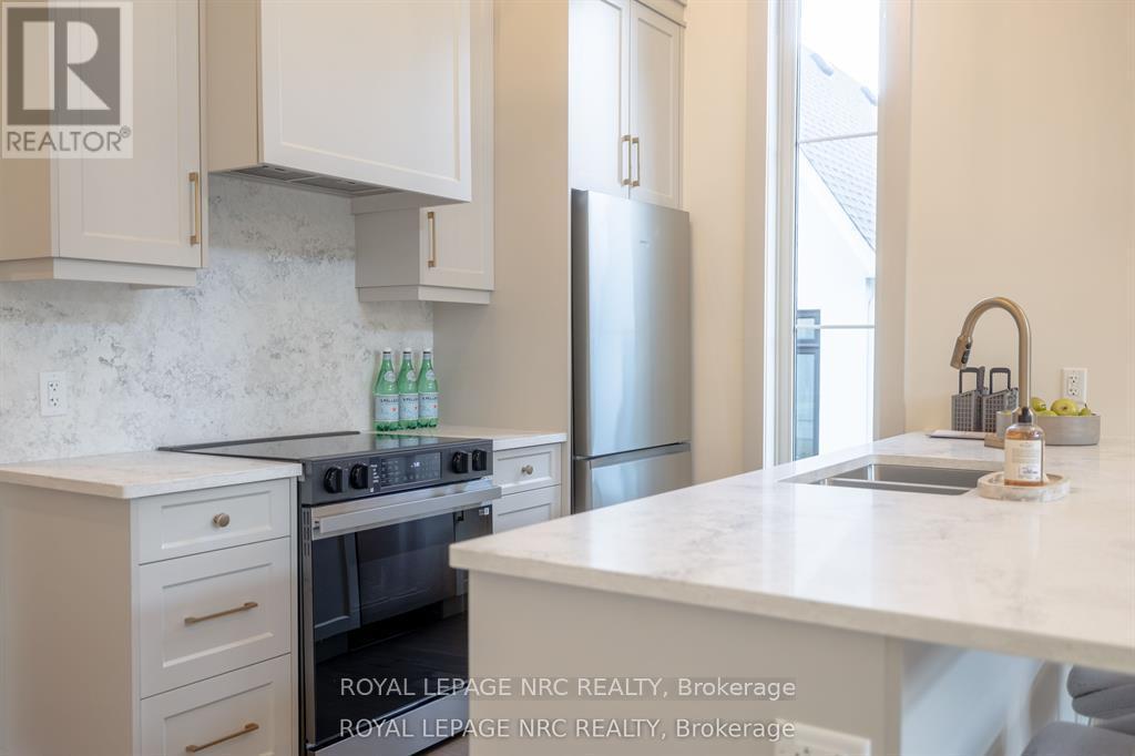 












281 ELMWOOD AVENUE

,
Fort Erie (Crystal Beach),




Ontario
L0S1B0

