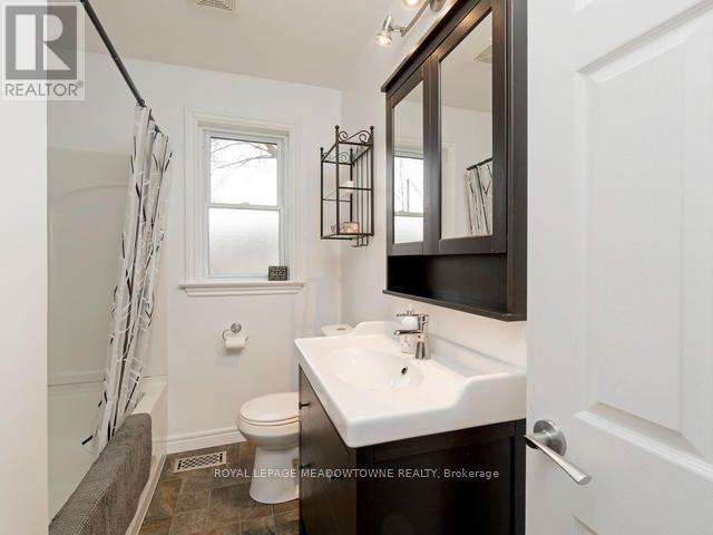 












153 DELREX BOULEVARD

,
Halton Hills,




Ontario
L7G4E1

