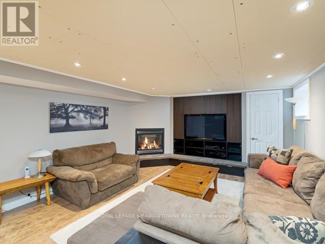 












153 DELREX BOULEVARD

,
Halton Hills,




Ontario
L7G4E1

