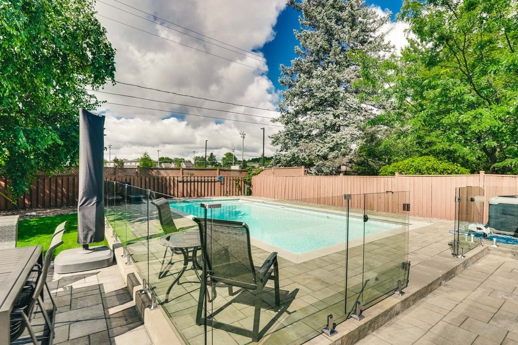 









13


Rue de Marseille

,
Gatineau (Gatineau),




QC
J8T4R1

